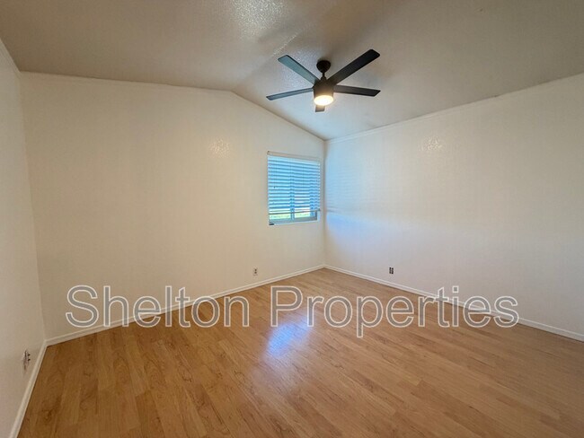 Building Photo - 18833 N 43rd Pl