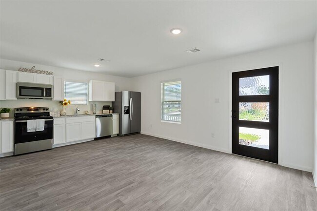 Building Photo - 16462 Valerie Marie Pl