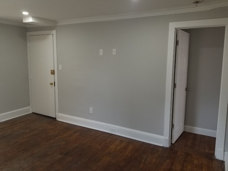 Building Photo - 0 Warren St