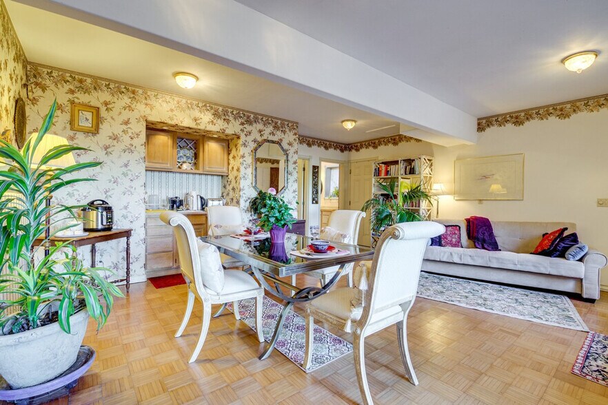 Building Photo - 1421 Landes St