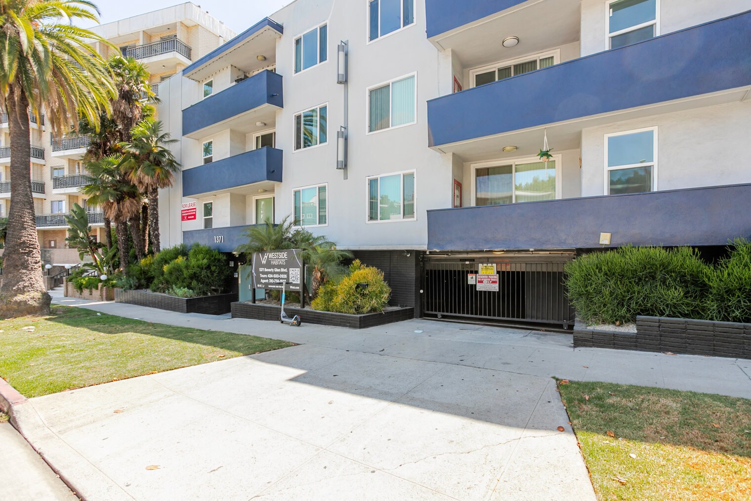 Building Photo - 1371 S Beverly Glen Blvd