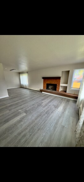 Building Photo - 8303 E 36th Ave