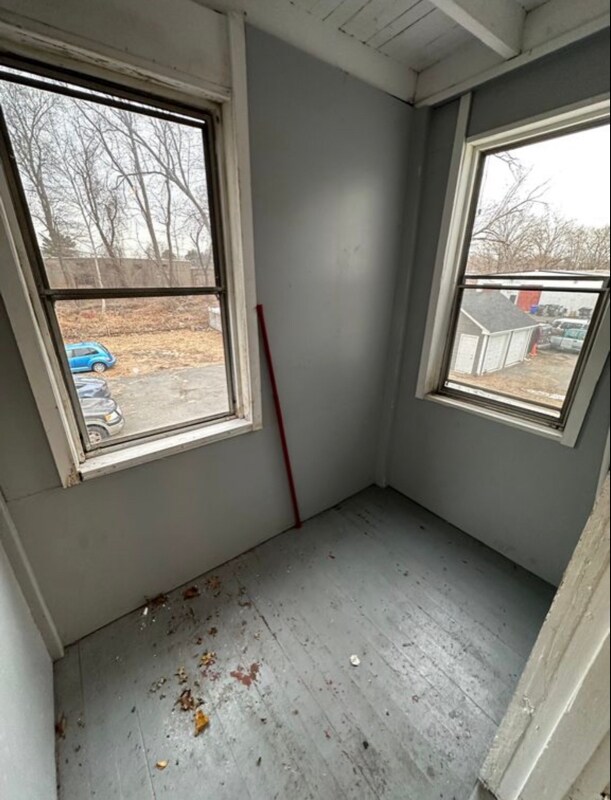 Building Photo - 296 Tolland St