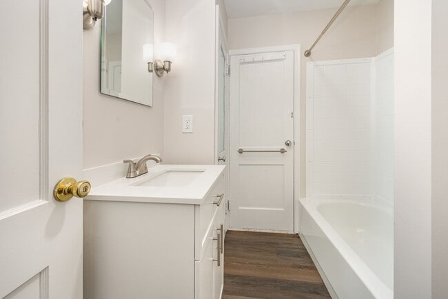 Building Photo - Beautiful updated 3/4 bedroom farmhouse