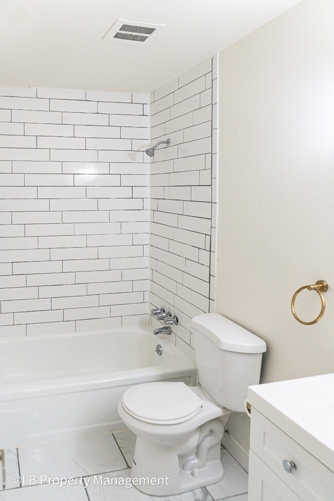 Building Photo - 4643 S Lowell Blvd