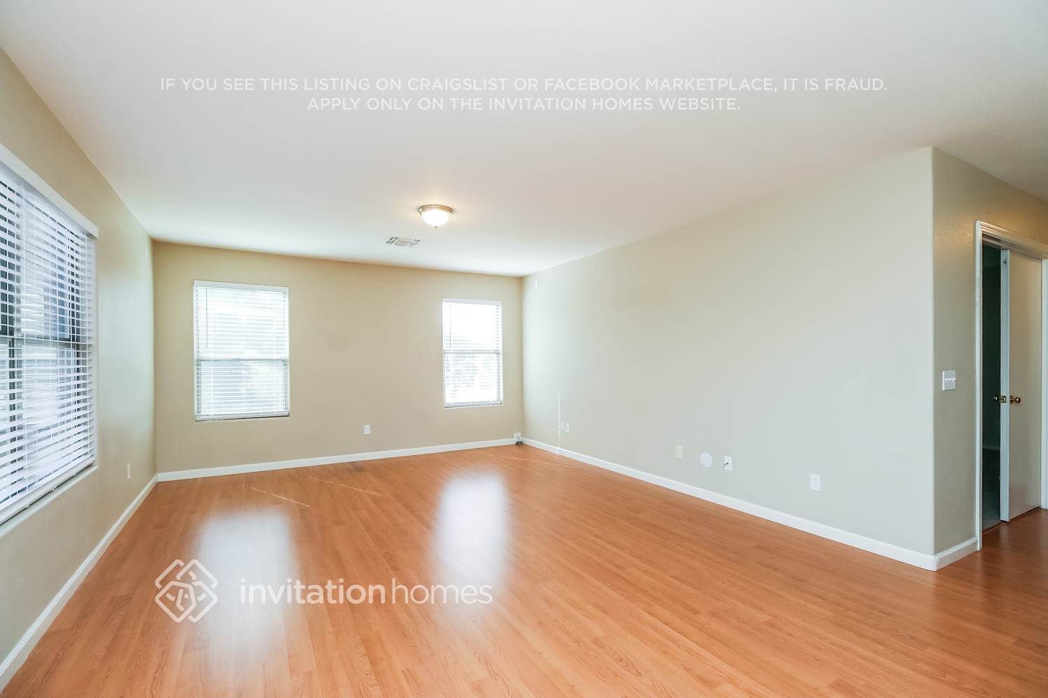 Building Photo - 4125 E Hide Trail