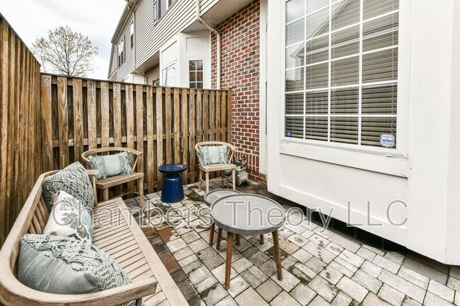 Building Photo - 6109 Madison Crest Ct