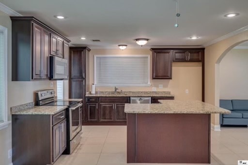 Building Photo - 206 Walton St