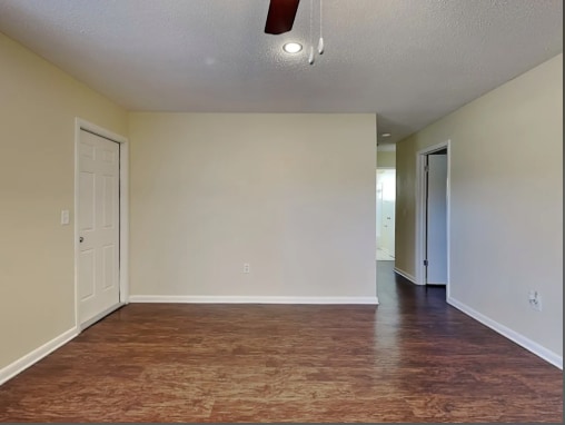 Building Photo - 609 Lakespur Ln