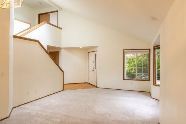Building Photo - 3bd/2.25ba Sammamish House