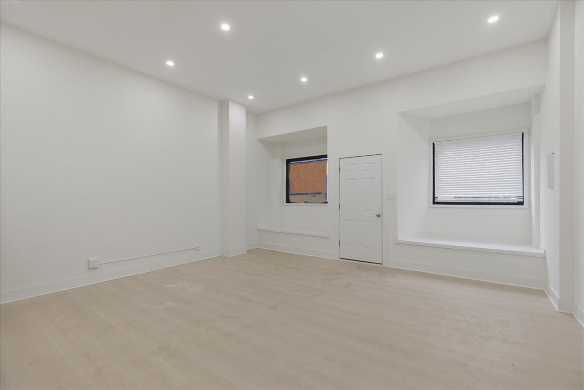 Building Photo - 2234 W Irving Park Rd