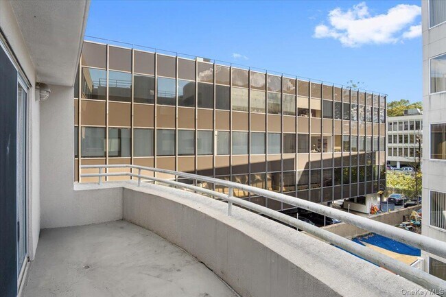 Building Photo - 100 Cutter Mill Rd