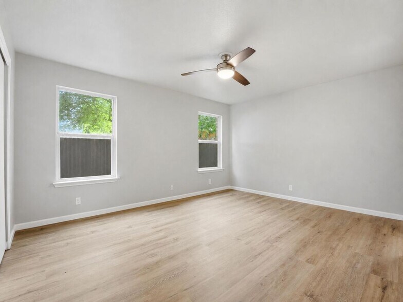 Building Photo - 9127 Spiral Woods