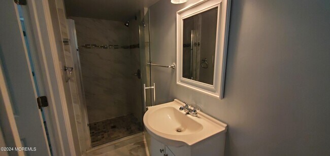 Building Photo - 1620 Union Ave