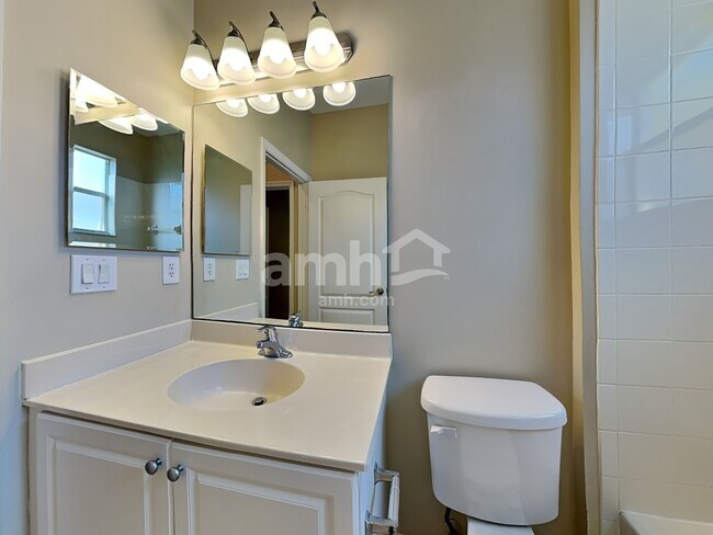 Building Photo - 9573 SW Flowermound Cir