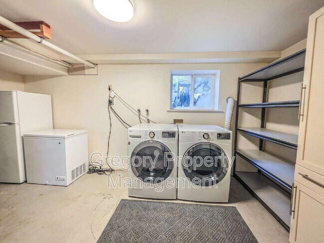 Building Photo - 15506 Juanita Dr NE