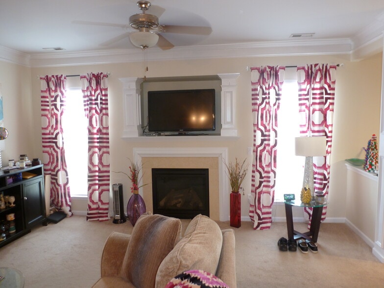 Building Photo - 107 Portland Falls Dr