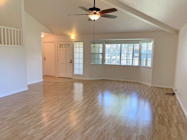 Building Photo - Beautiful SFH 4 bedroom, 2.5 bath, garage with large yard