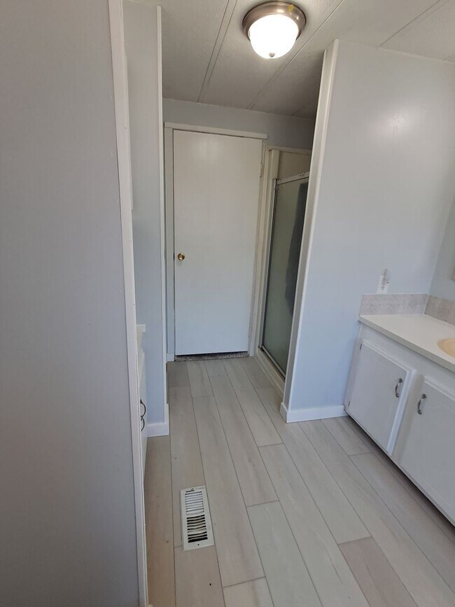 Building Photo - Seabeck 3 Bedroom Oasis Available for Rent...