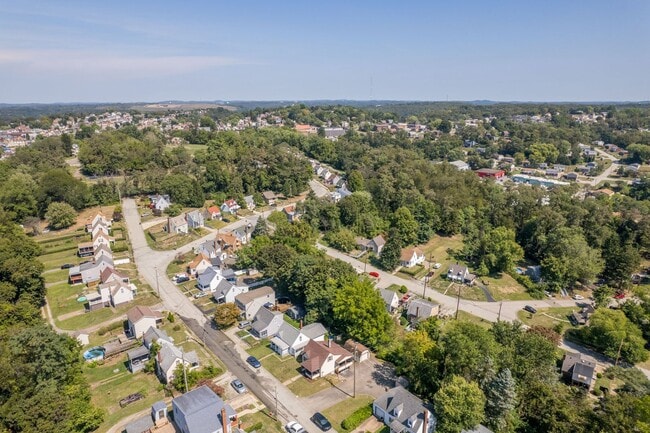 Building Photo - SCORE 50% OFF 1ST MONTH'S RENT IF SIGNED BY FEB 6! Stunning 4 Bedroom home in North Versailles av...