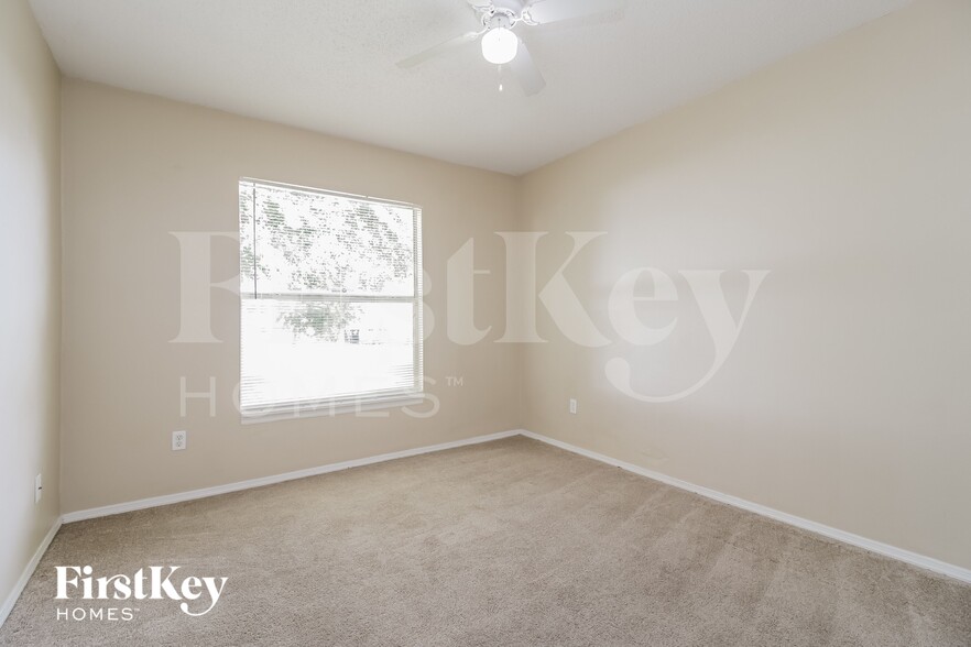 Building Photo - 541 Albatross Dr