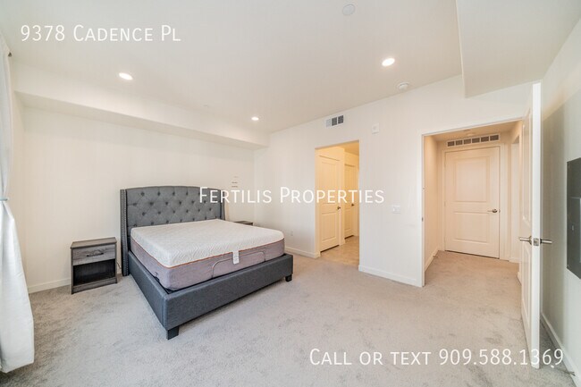 Building Photo - 9378 Cadence Pl
