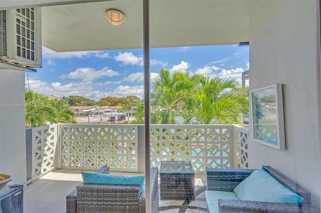 Building Photo - 13105 Ixora Ct