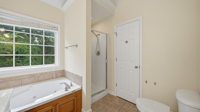 Building Photo - 3 bed, 2.5 East Brainerd Home Available NOW!