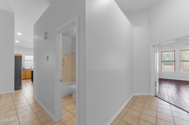 Building Photo - 13867 E Paradise Ln