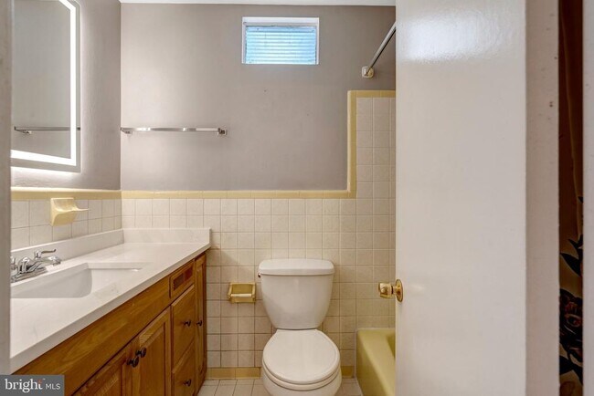 Building Photo - 8916 Braeburn Dr