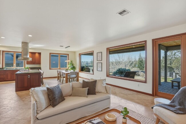 Building Photo - Beautiful 3-Bedroom Home Above Miller’s Landing with River and Mountain Vistas
