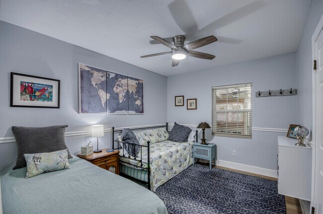 Building Photo - 404 S Caloosahatchee Ave