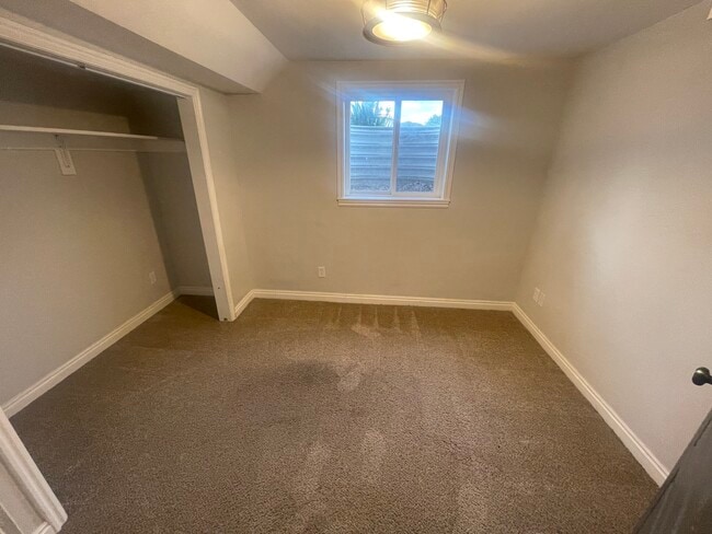 Building Photo - 1032 N 300 W