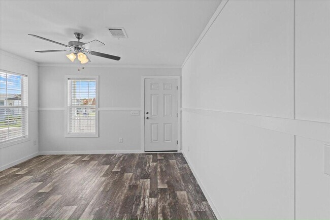 Building Photo - 16831 Oak Leaf Ct