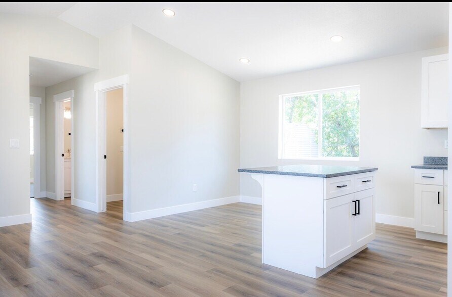 Building Photo - 325 S 285 W