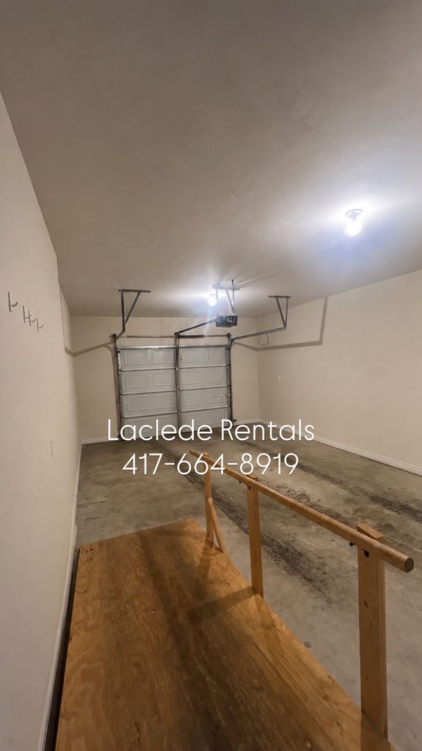Building Photo - 2132 Cedarwood Ct