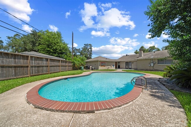 Building Photo - 5826 Spruce Forest Dr