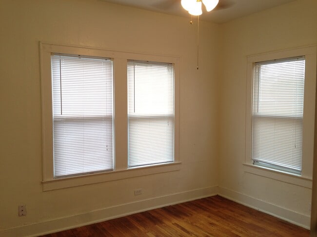 Building Photo - 713 E Elmira St