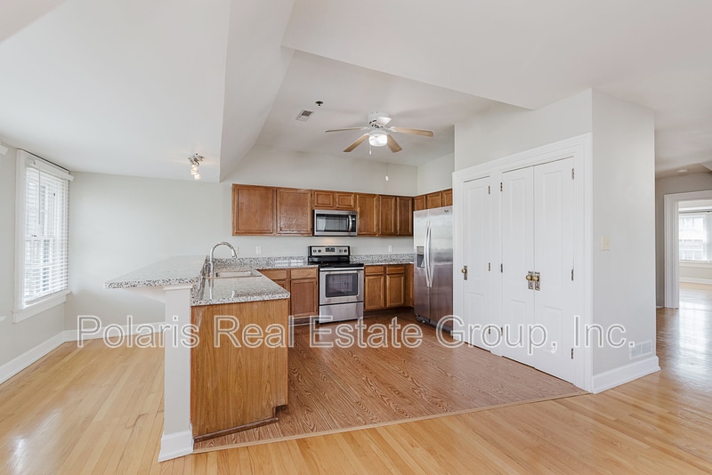 Building Photo - 101 E 14th St