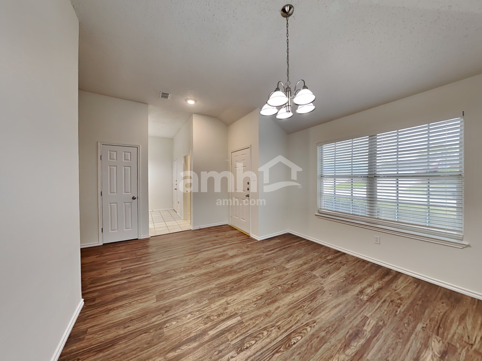 Building Photo - 1041 McKavett Dr