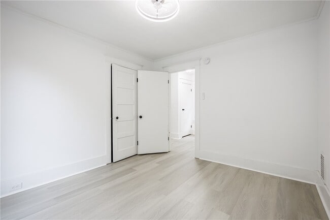 Building Photo - 35 Lawton St