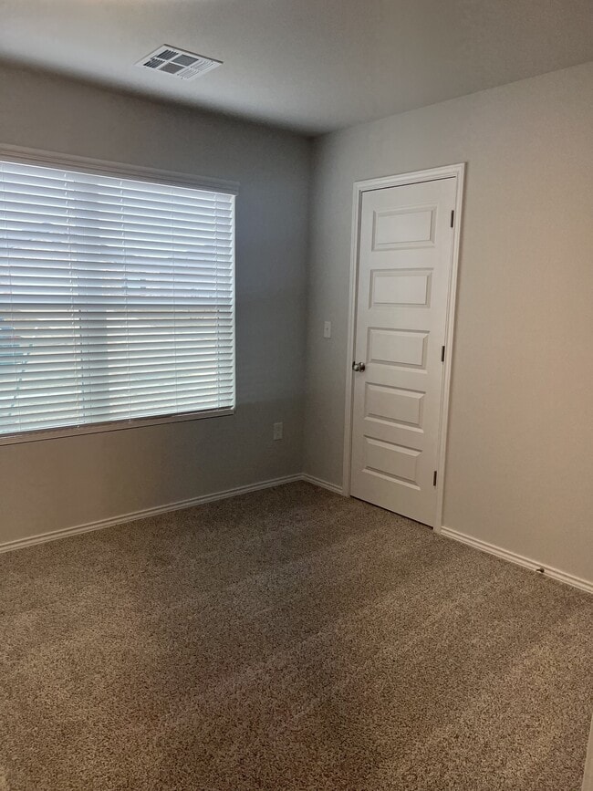 Building Photo - 607 NW 120th Terrace