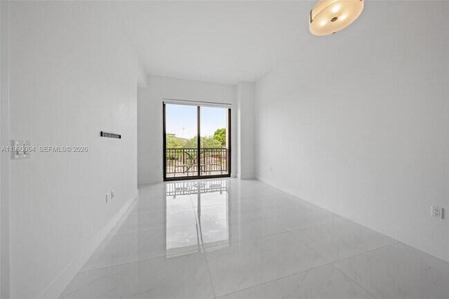 Building Photo - 301 Altara Ave