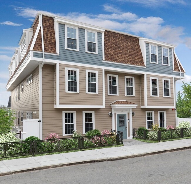 Building Photo - 49 Leyden St