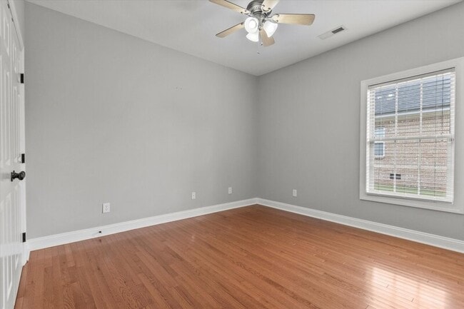 Building Photo - 25756 Iron Gate Dr