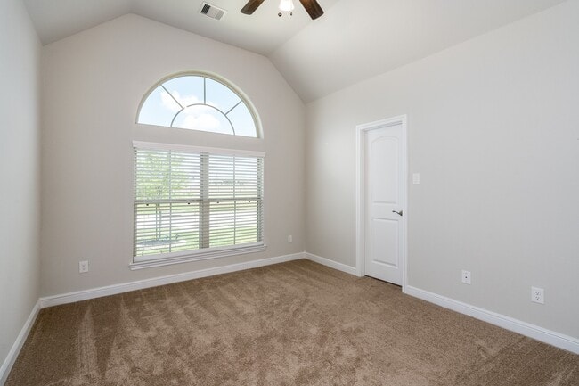 Building Photo - 204 Upland Dr