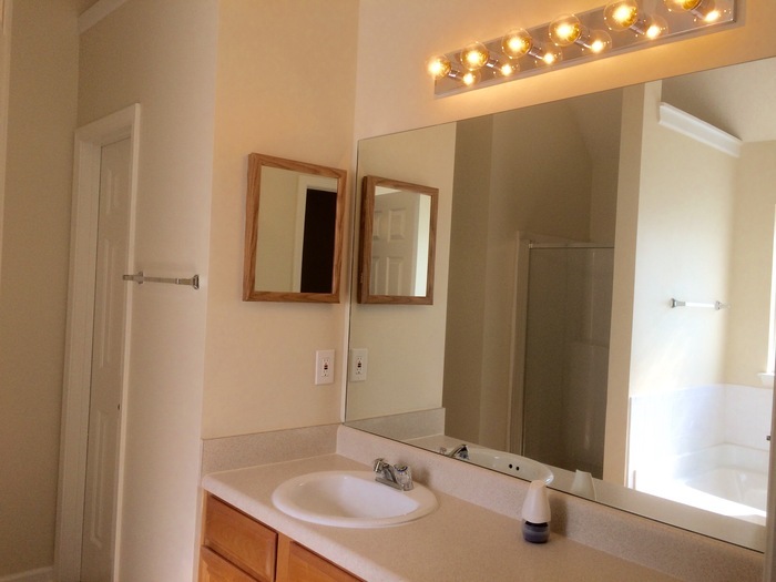Building Photo - 6095 Trotters Cir