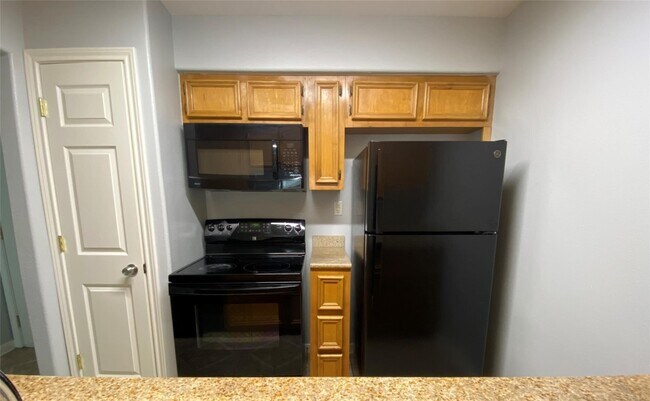 Building Photo - 215 Postoffice St