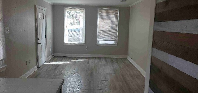 Building Photo - 4212 Dawson Dr