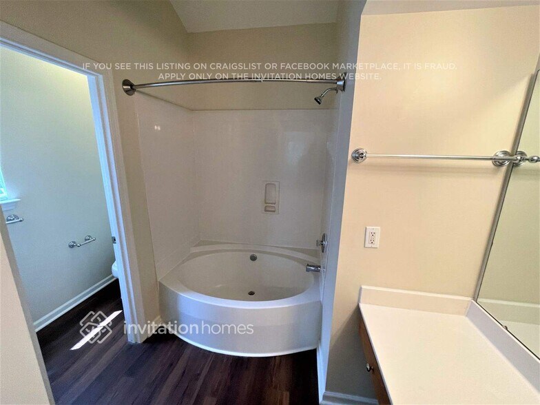 Building Photo - 9938 Willow Leaf Ln